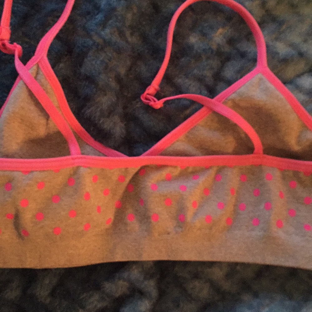 Bras - Picture 3 of 8